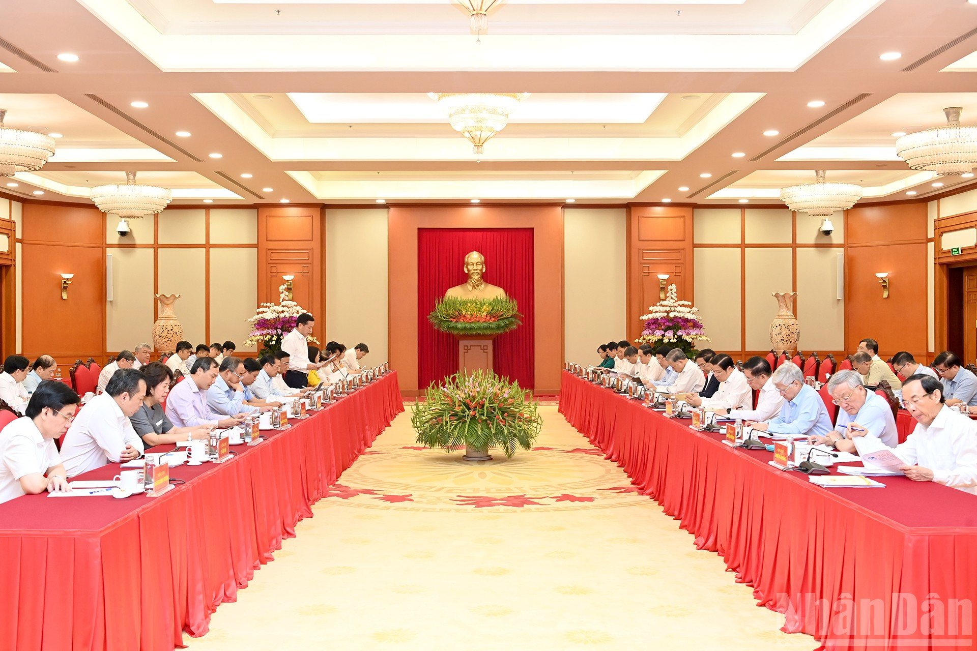 Tập thể Bộ Chính trị làm việc với Ban Thường vụ Đảng ủy các cơ quan Đảng Trung ương. ndo_br_a2-bnd-3424.jpg