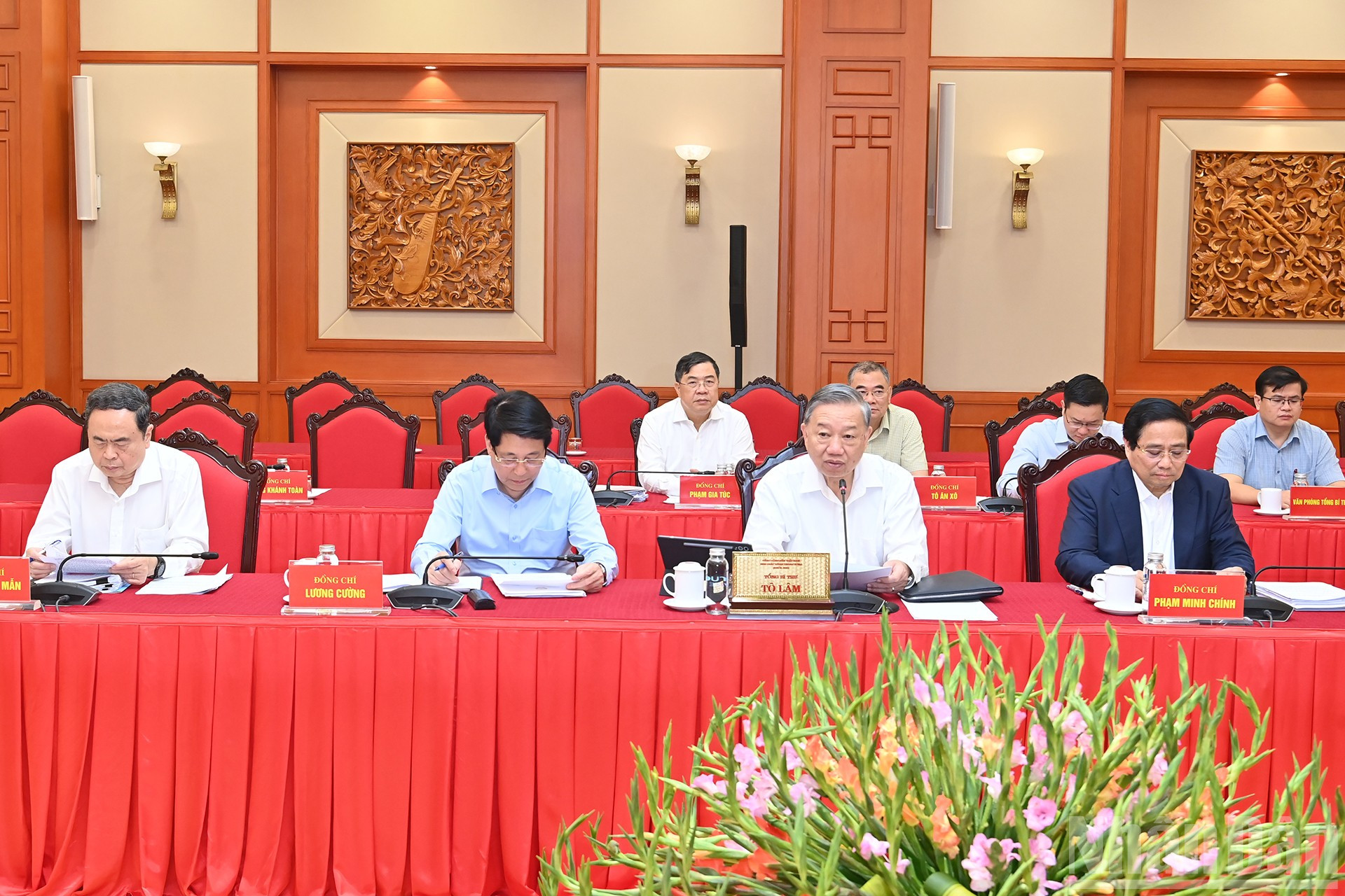 Tổng Bí thư Tô Lâm và các đồng chí lãnh đạo Đảng, Nhà nước chủ trì cuộc làm việc với Ban Thường vụ Đảng ủy các cơ quan Đảng Trung ương. ndo_br_a2-bnd-3377.jpg