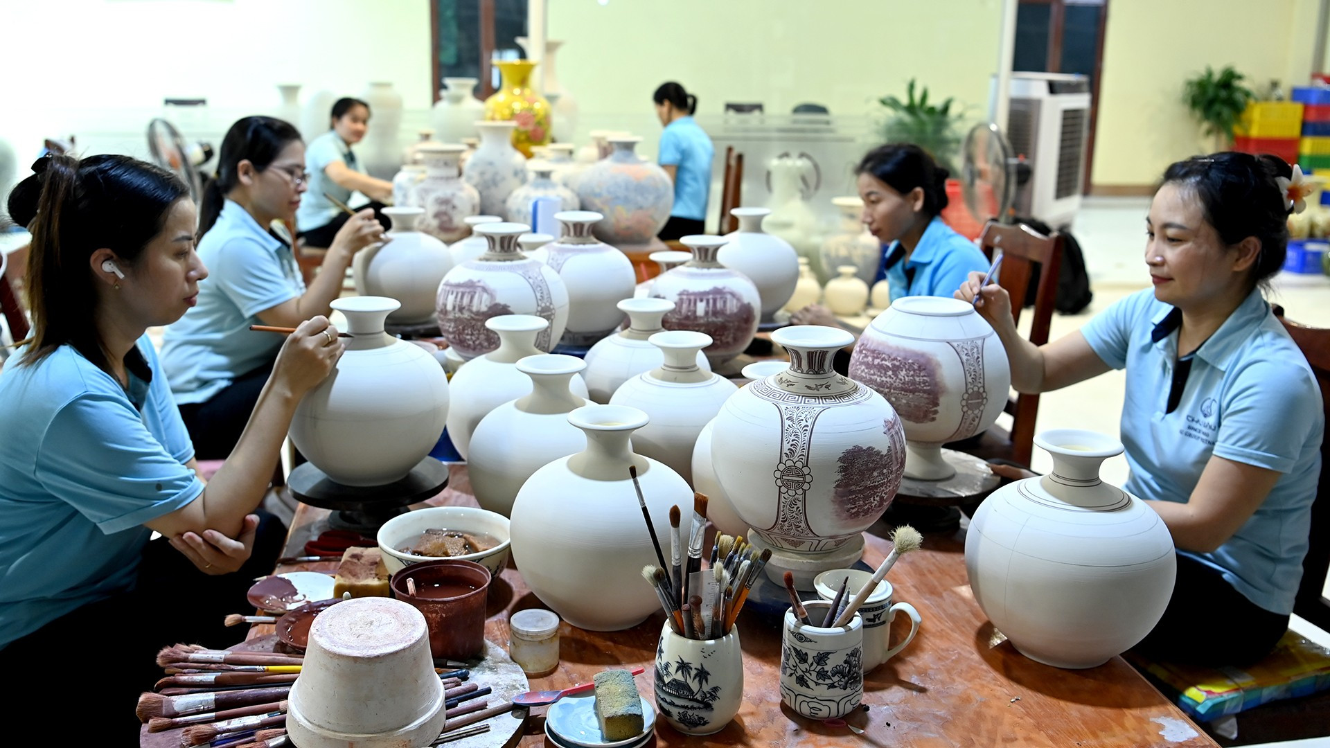 https://cdn.nhandan.vn/images/9861ab45a3ee15a8b100092dbc6b59df60f6dcc494207c925061767d46f2340902b3ab72887ecfb149775f2e9091a4ffb7ae13cda333b1a658a4aa09dbd85477/a1-bnd-0837.jpg