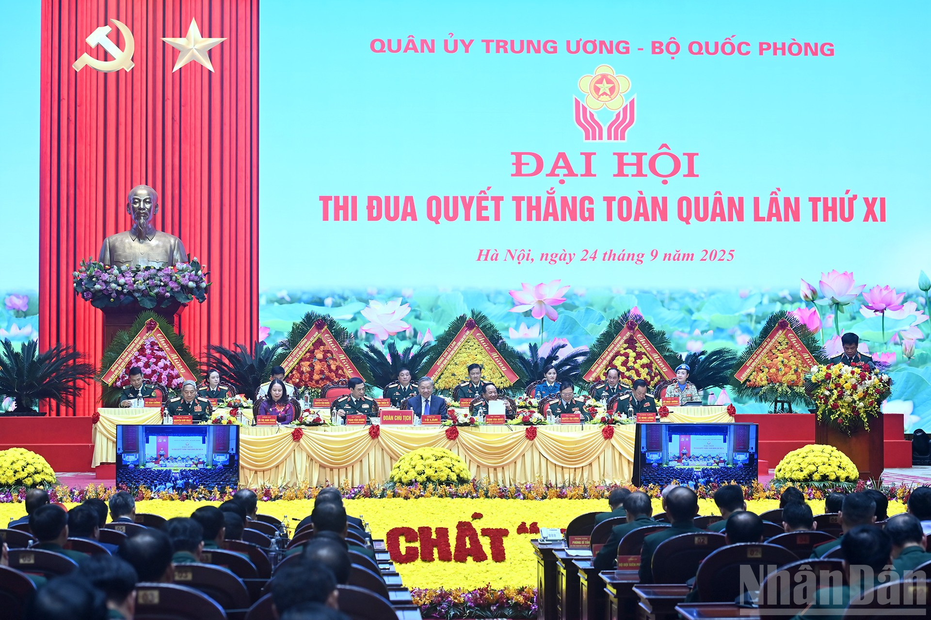 គណៈប្រធាននៃសមាជ។ ndo_br_a8-bnd-8438.jpg