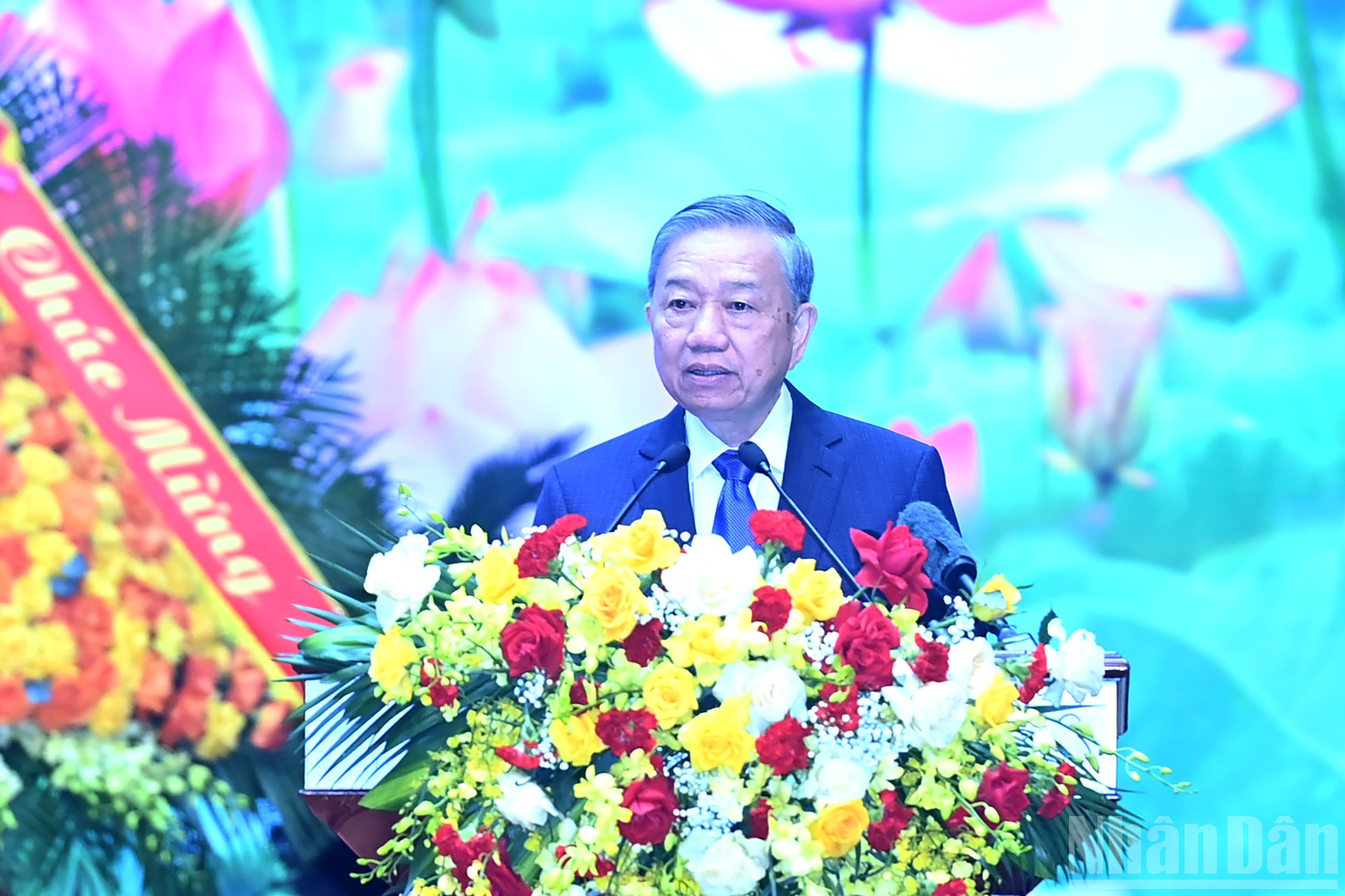 អគ្គលេខាធិកា To Lam ថ្លែងសុន្ទរកថានៅឯមហាសន្និបាតជាតិលើកទី ១១ ដើម្បីជ័យជំនះ។ ndo_br_a5-bnd-8605.jpg
