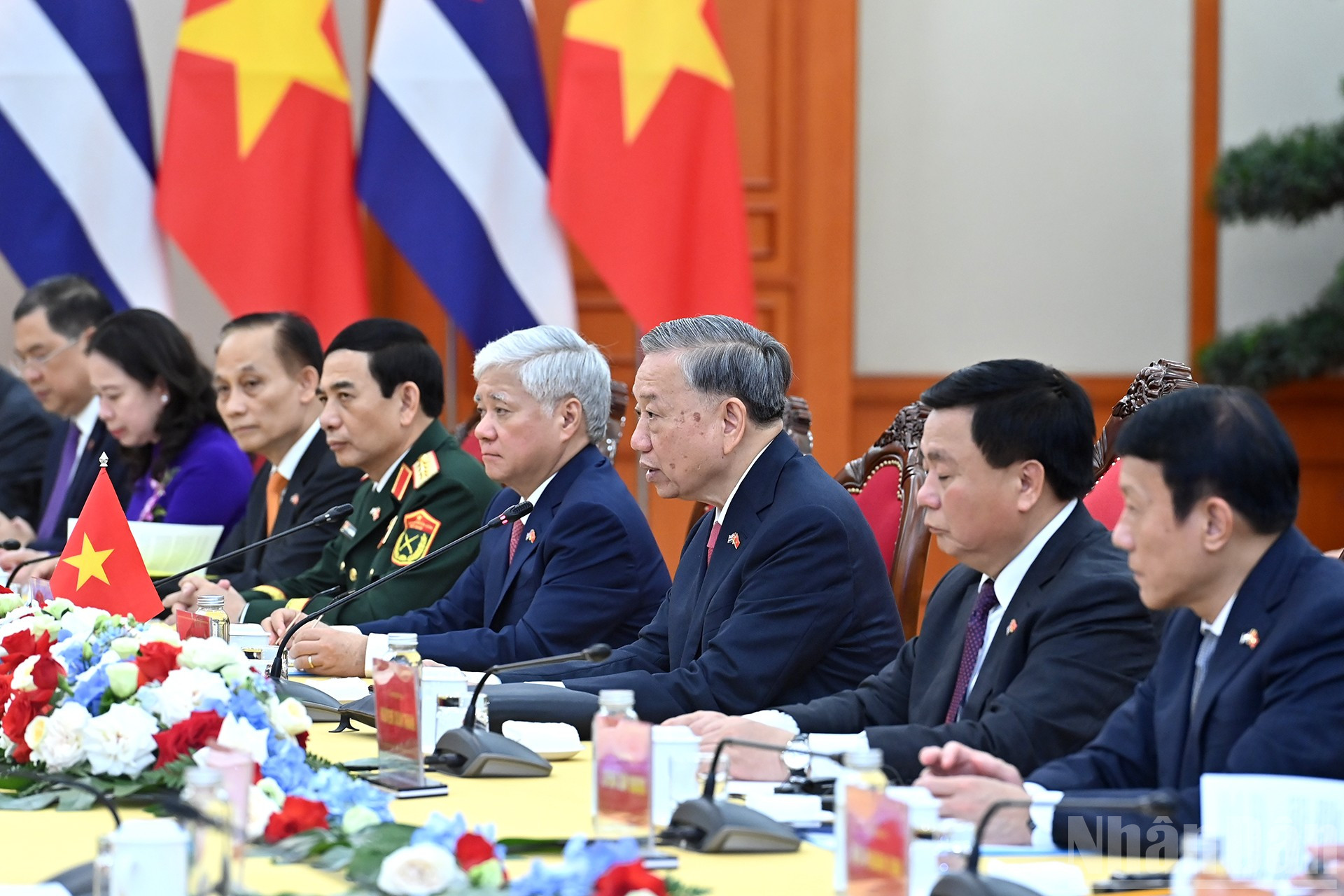 អគ្គលេខាបក្ស To Lam និងគណៈប្រតិភូជាន់ខ្ពស់វៀតណាមបានចូលរួមកិច្ចចរចា។ ndo_br_a4-bnd-9518.jpg