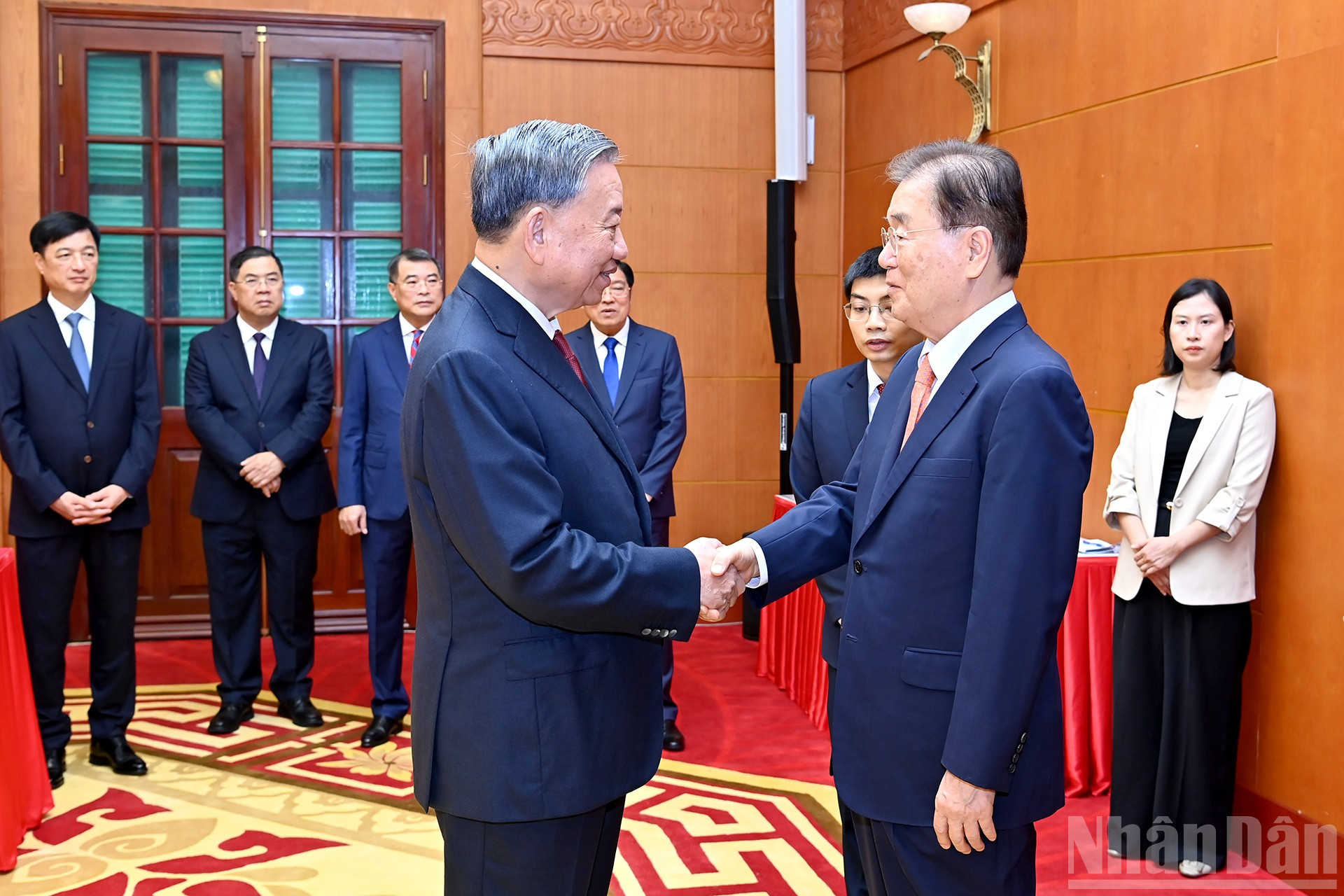 អគ្គលេខាបក្ស To Lam បានទទួលជួបជាមួយប្រធានគណៈប្រតិភូគណបក្សនយោបាយមកពីប្រទេសនានាដែលបានមកវៀតណាមដើម្បីចូលរួមពិធីរំលឹកខួបលើកទី 80 នៃបដិវត្តន៍ខែសីហា និងទិវាជាតិ ថ្ងៃទី 2 ខែកញ្ញា។ ndo_br_a3-bnd-9837.jpg