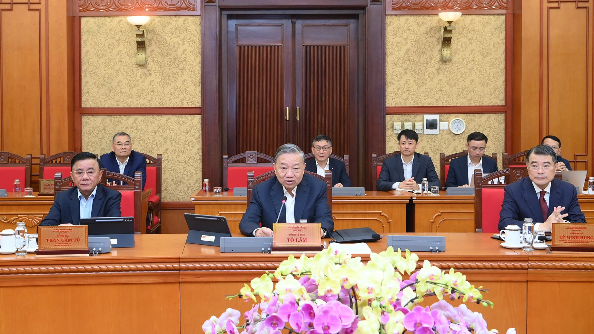 Tổng Bí thư Tô Lâm chủ trì phiên họp của Ban Bí thư để cho ý kiến về báo cáo một số tình hình nổi bật triển khai thực hiện Chỉ thị số 55-CT/TW của Ban Bí thư về việc tổ chức Tết Bính Ngọ 2026. (Ảnh: ĐĂNG KHOA)