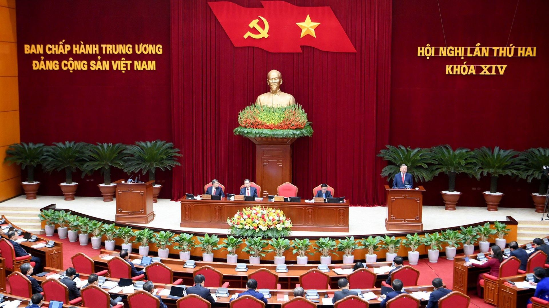 Hội nghị lần thứ hai Ban Chấp hành Trung ương Đảng Cộng sản Việt Nam khóa XIV khai mạc trọng thể tại Thủ đô Hà Nội. (Ảnh: ĐĂNG KHOA)