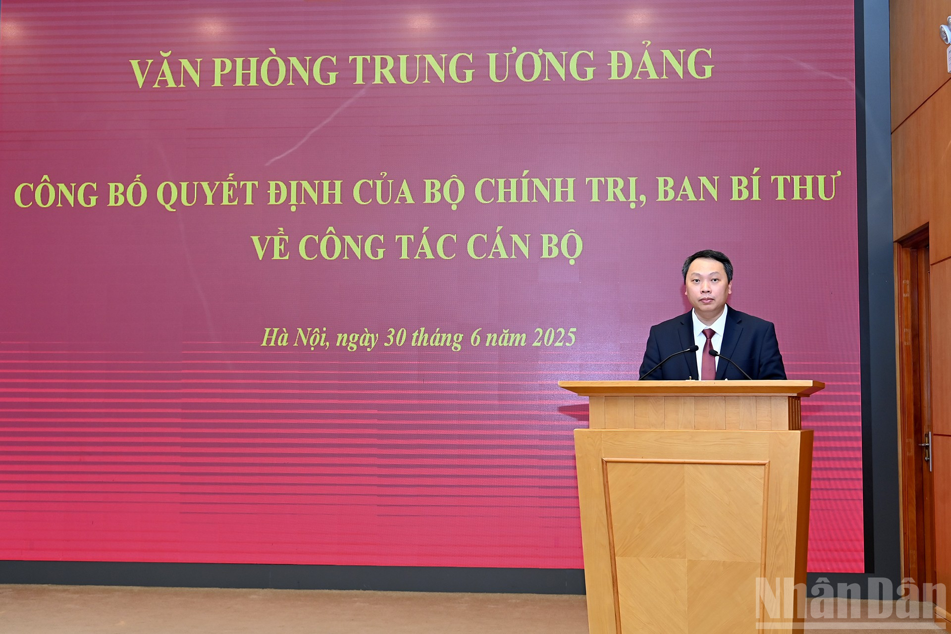 Đồng chí Nguyễn Huy Dũng phát biểu nhận nhiệm vụ. ndo_br_a6-bnd-1004.jpg