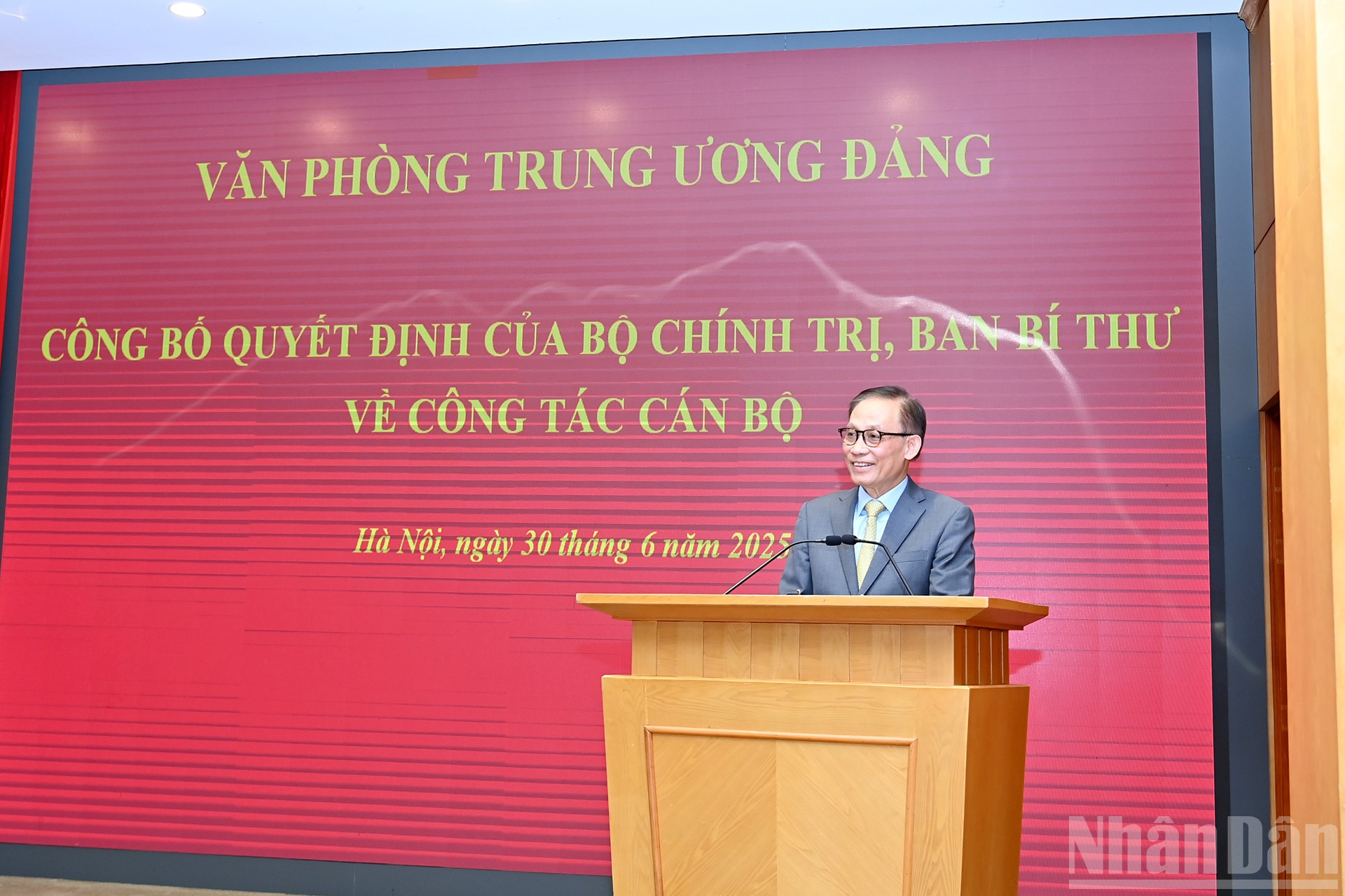 Chánh Văn phòng Trung ương Lê Hoài Trung phát biểu. ndo_br_a2-bnd-0981.jpg
