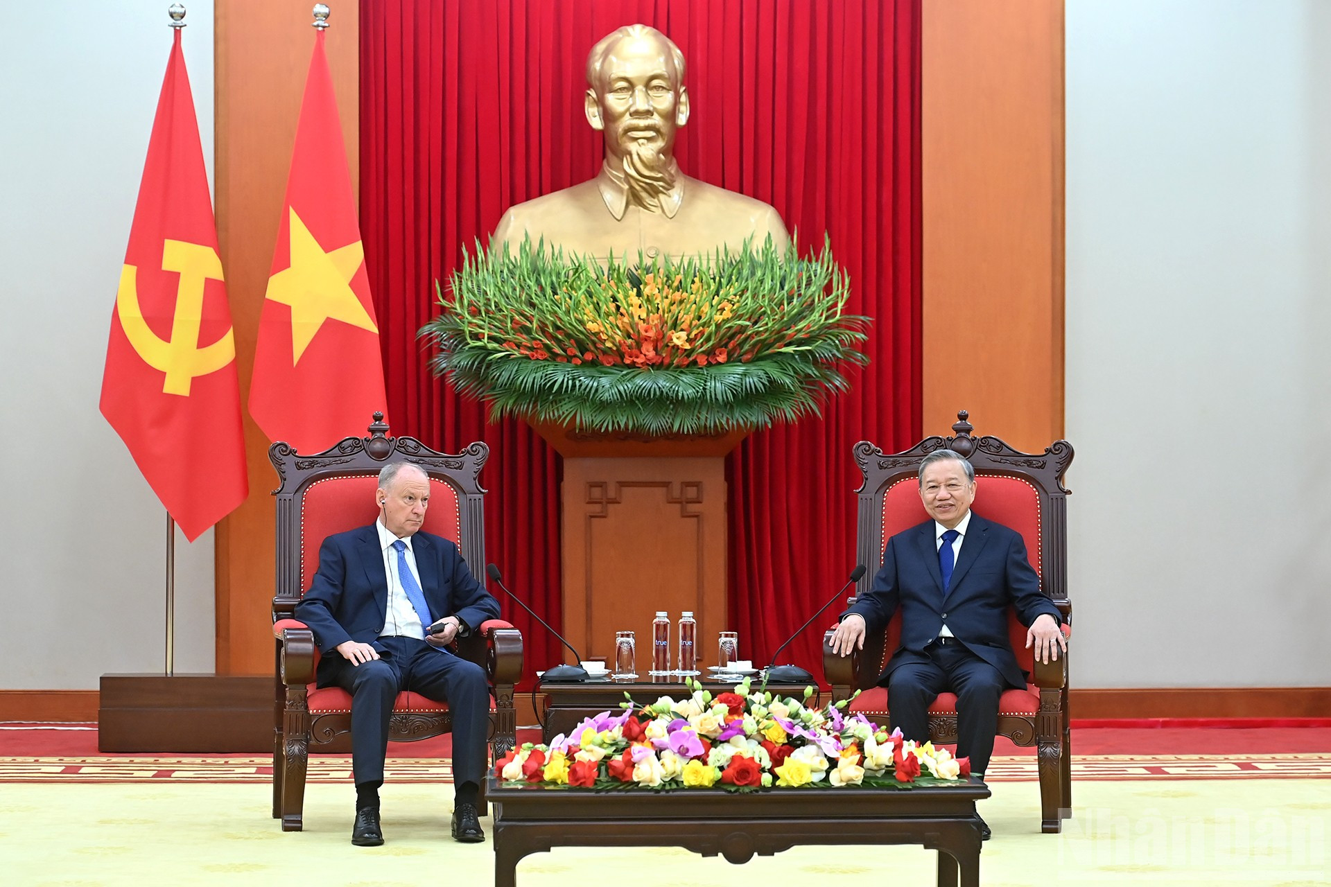 ndo_br_a3-bnd-6272.jpg