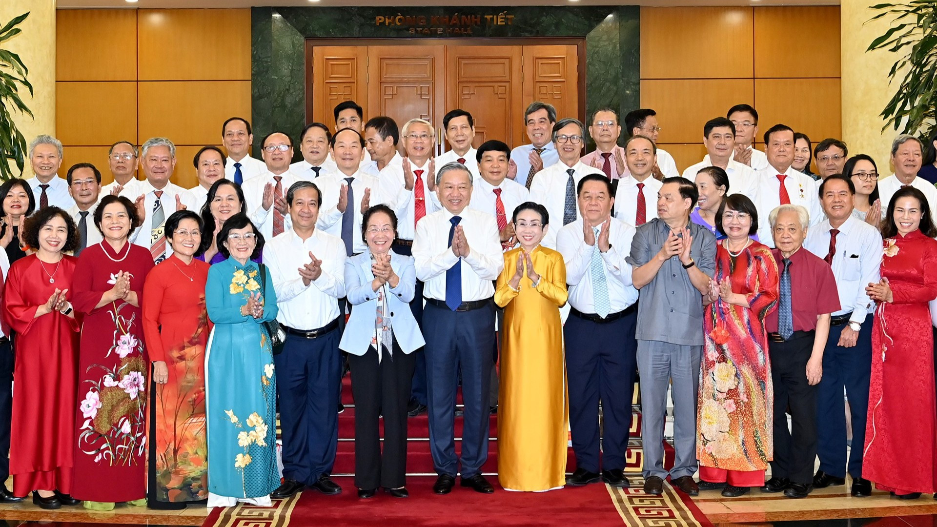 Tổng Bí thư Tô Lâm với Ban Thường vụ Trung ương Hội Khuyến học Việt Nam và các đại biểu.