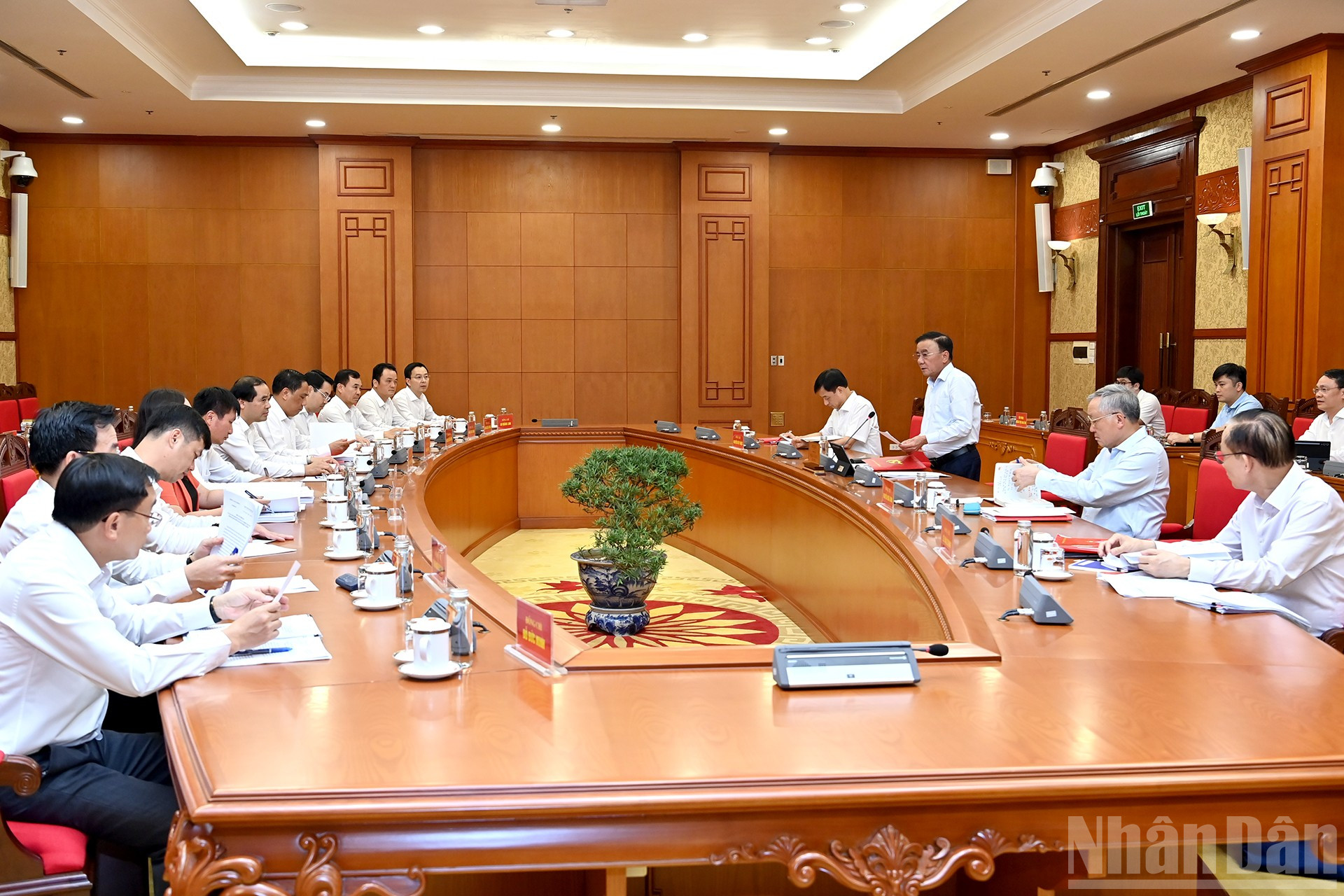 Quang cảnh cuộc làm việc tại Trụ sở Trung ương Đảng . ndo_br_a7-bnd-1786.jpg