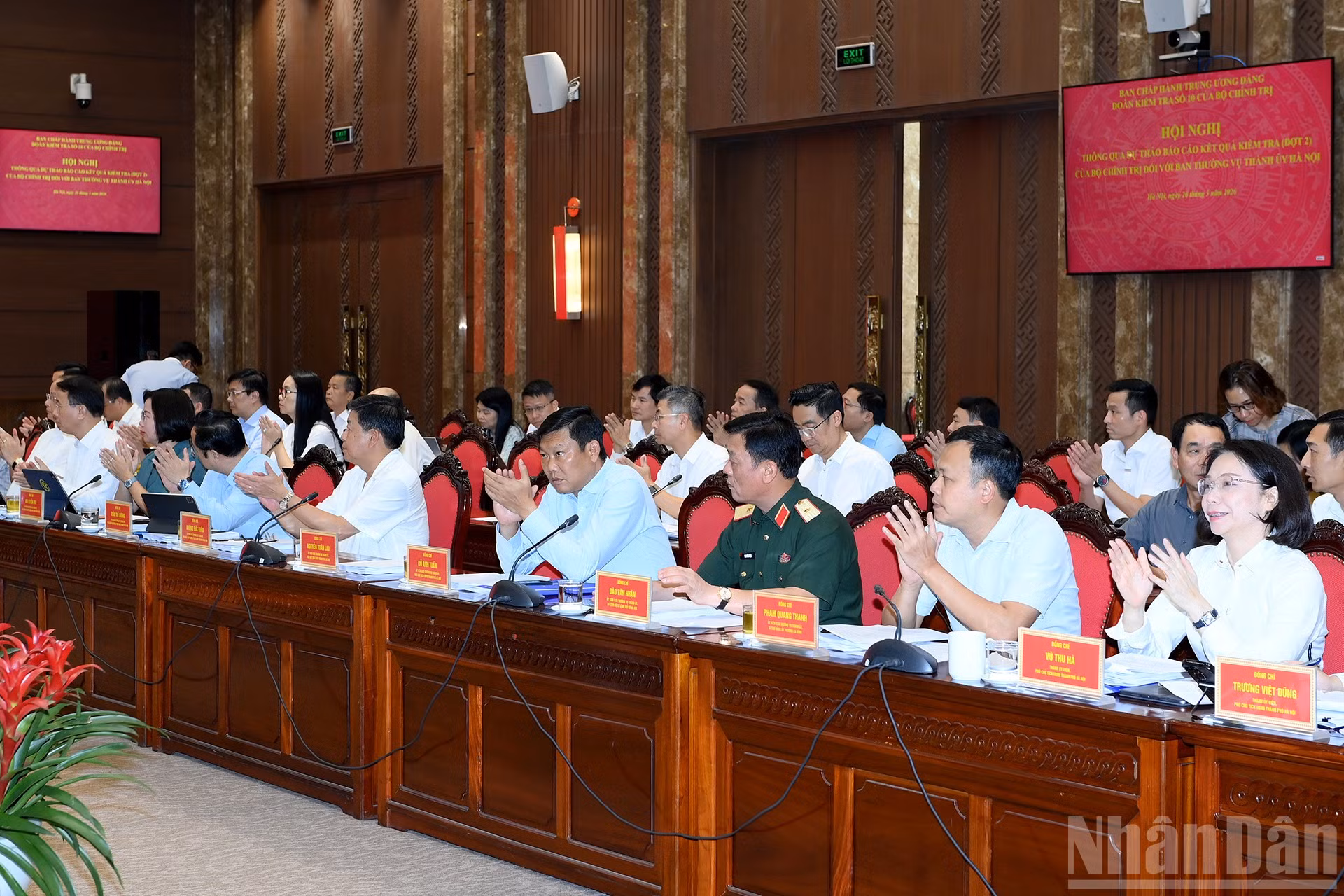 ndo_br_a8-bnd-4432.jpg