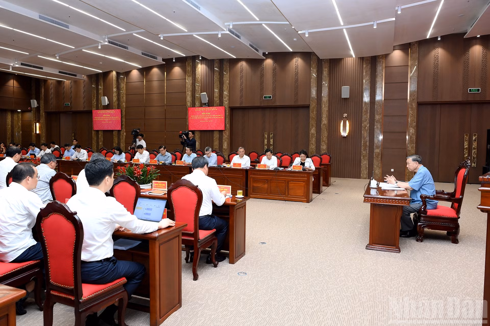 ndo_br_a3-bnd-4439.jpg