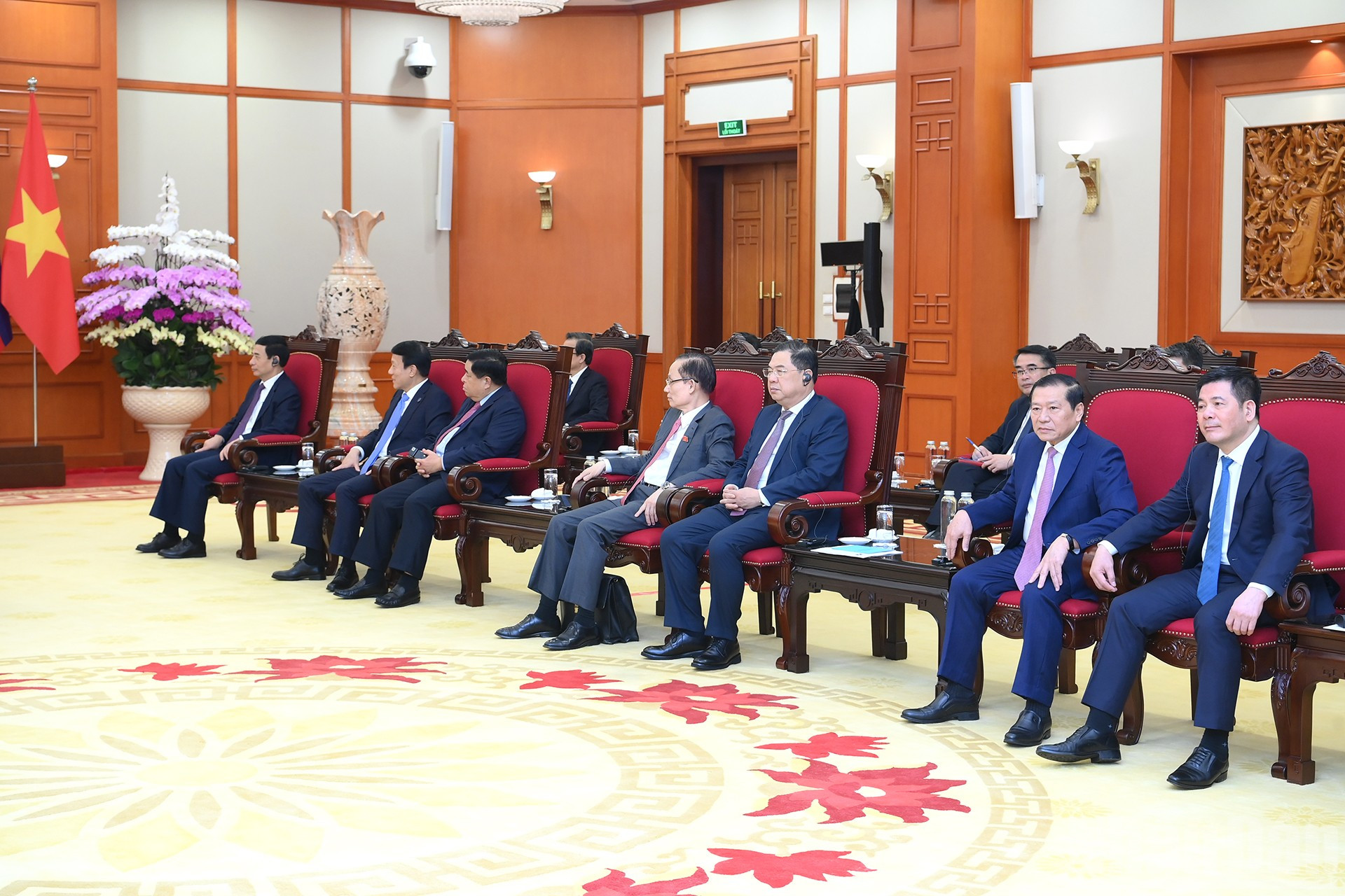 Các đại biểu Việt Nam tham dự cuộc gặp. ndo_br_a5-bnd-4869.jpg