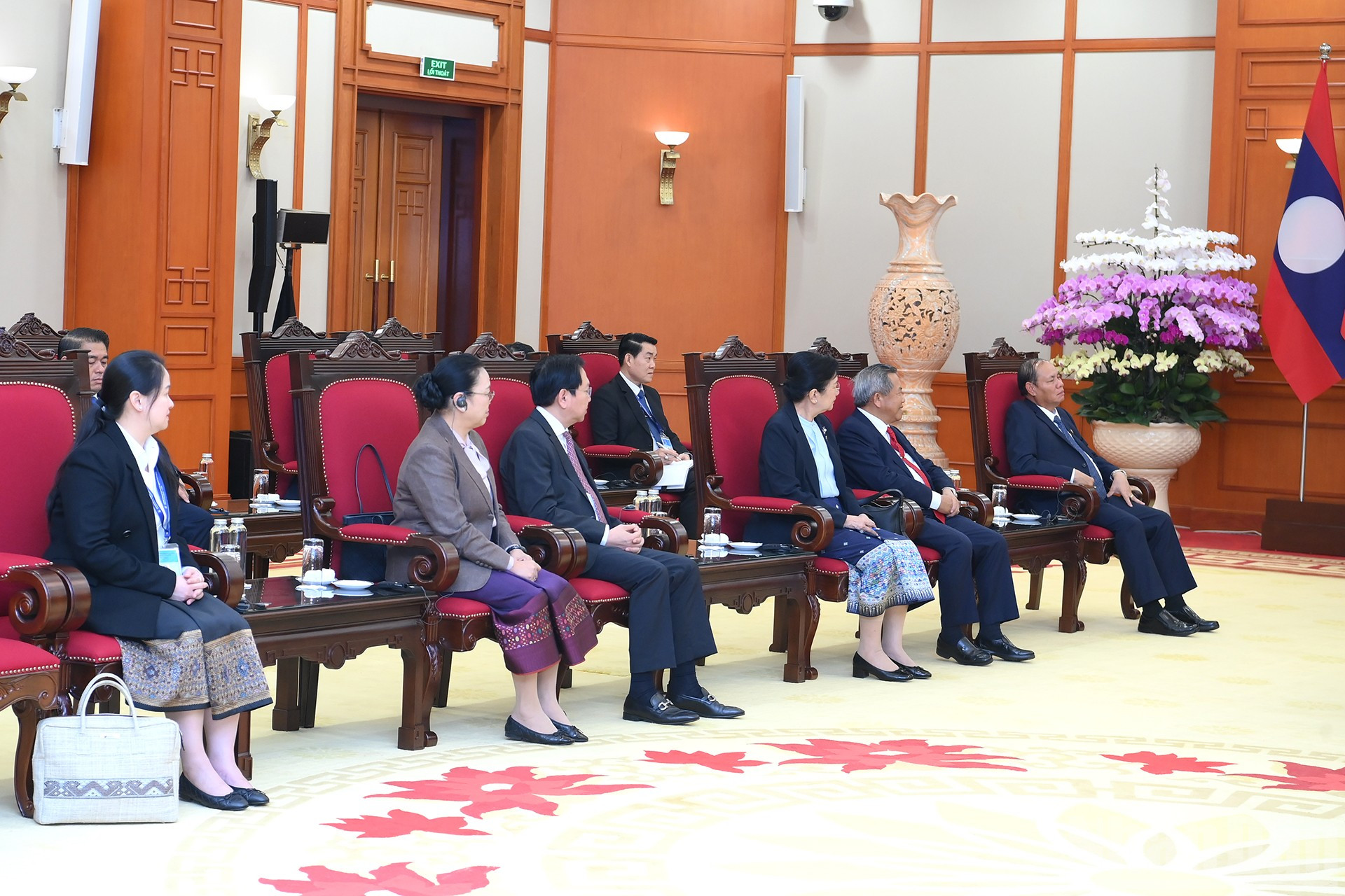 Các đại biểu Lào tham dự cuộc gặp. ndo_br_a6-bnd-4872.jpg