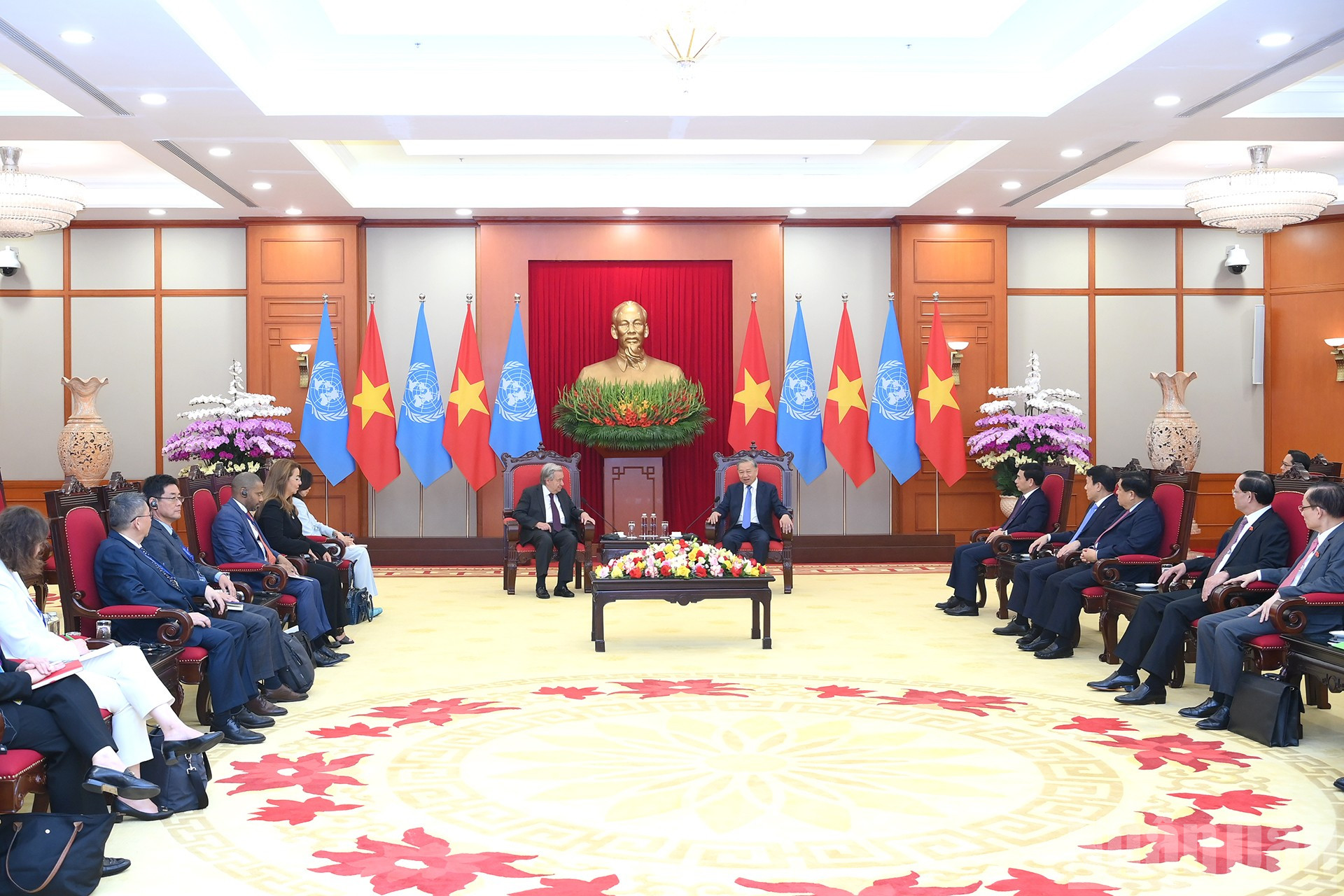Quang cảnh cuộc tiếp Tổng Thư ký Liên hợp quốc Antonio Guterres tại Trụ sở Trung ương Đảng. ndo_br_a7-bnd-4676.jpg