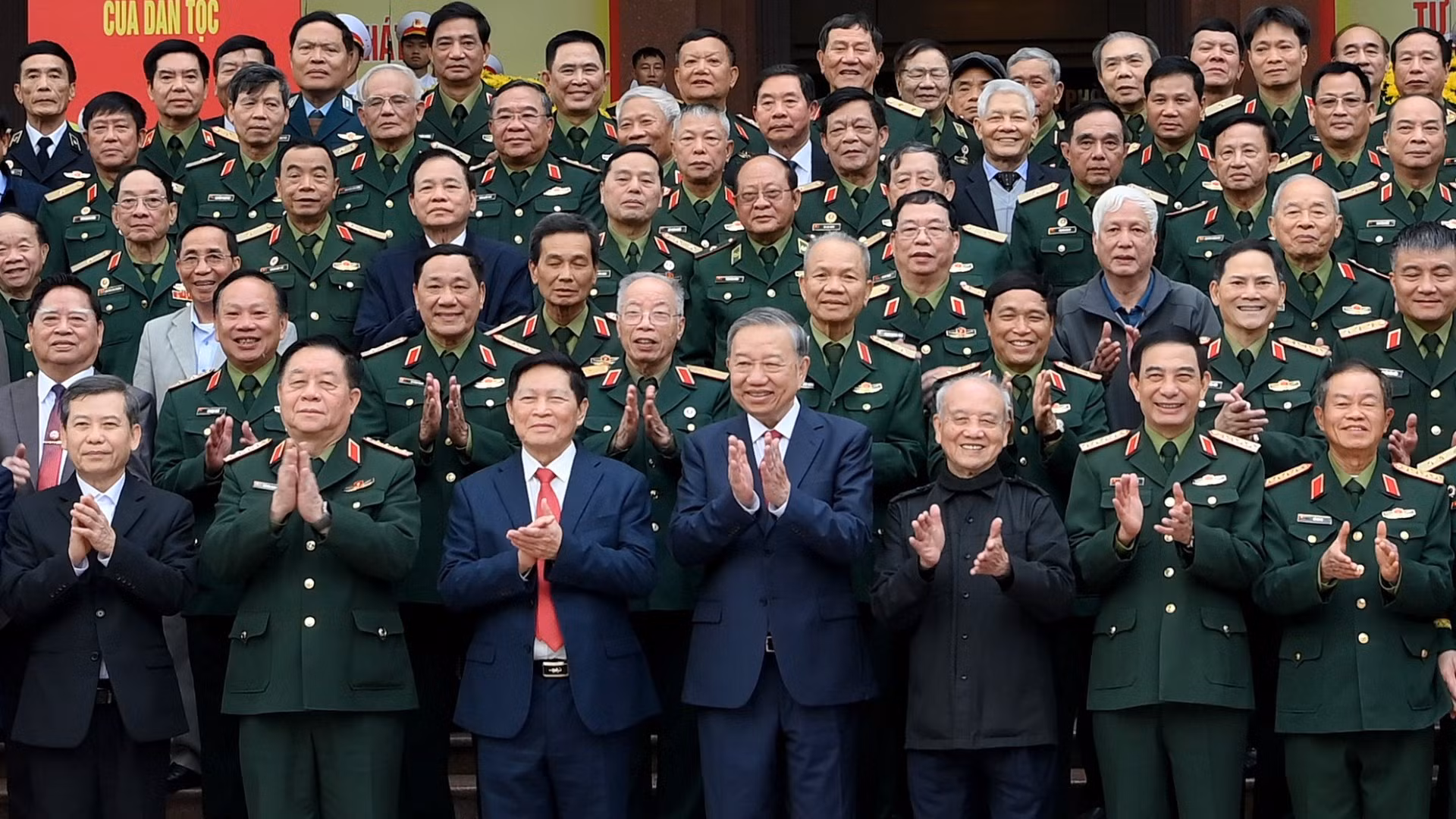 Tổng Bí thư Tô Lâm gặp mặt đại biểu tướng lĩnh quân đội nghỉ hưu, nghỉ công tác. (Ảnh: ĐĂNG KHOA)