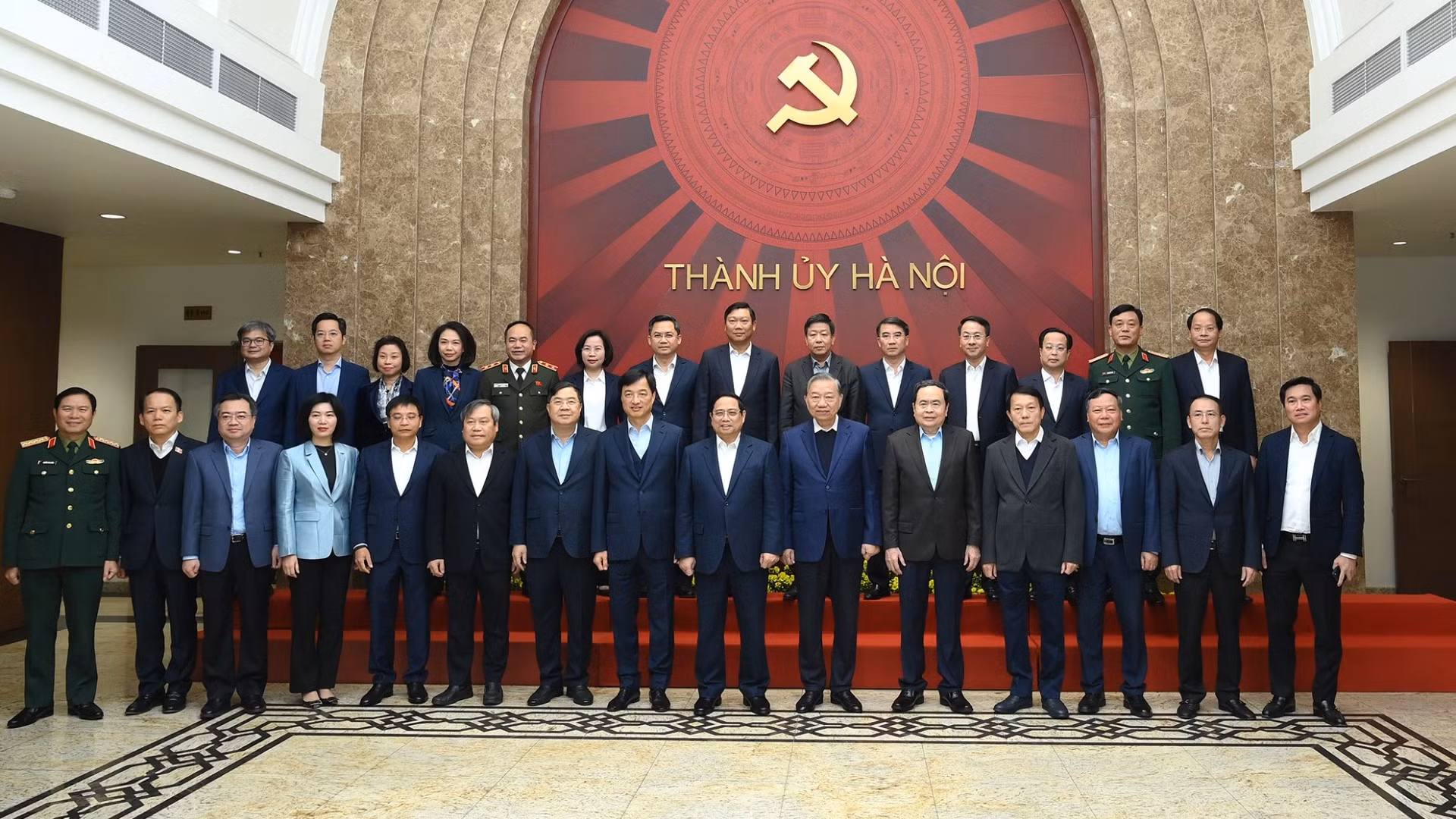Tổng Bí thư Tô Lâm, các đồng chí lãnh đạo Đảng, Nhà nước và các đại biểu dự buổi làm việc với Ban Thường vụ Thành ủy Hà Nội. (Ảnh: ĐĂNG KHOA)