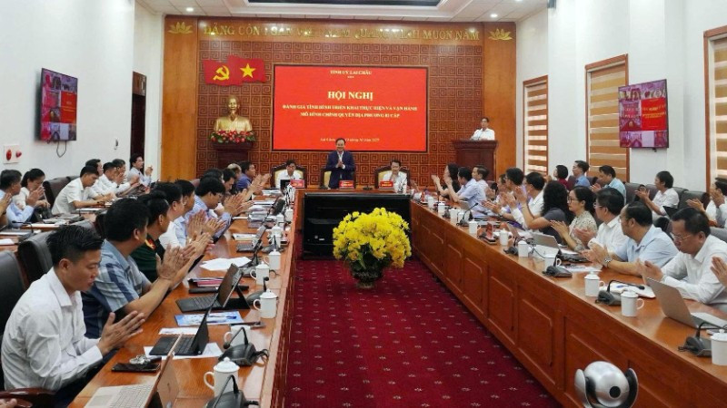 Tỉnh uỷ Lai Châu đánh giá lại tình hình triển khai chính quyền địa phương 2 cấp sau hơn 3 tháng hoạt động. 