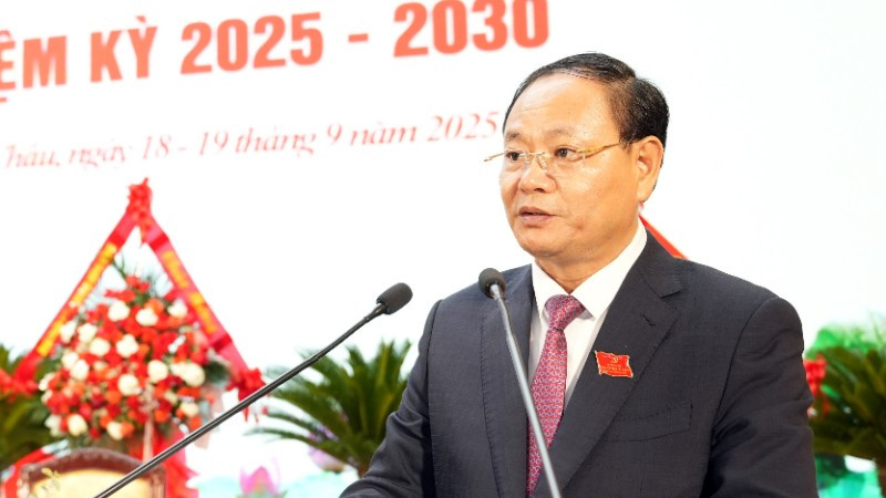 Đồng chí Lê Minh Ngân phát biểu nhận nhiệm vụ.