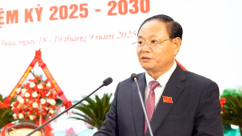 Đồng chí Lê Minh Ngân phát biểu nhận nhiệm vụ.