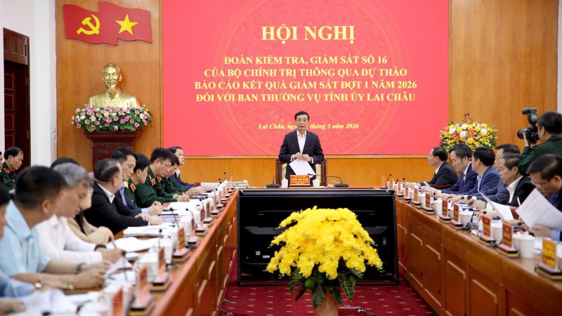 Bộ trưởng Phan Văn Giang, Trưởng Đoàn Kiểm tra, giám sát số 16 của Bộ Chính trị, phát biểu tại buổi làm việc.