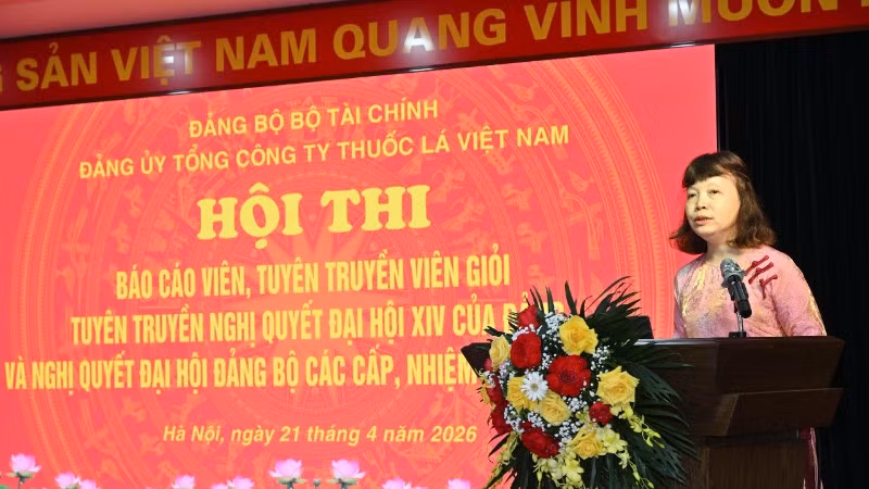 Phó Bí thư Đảng ủy Vinataba Trần Thị Hoàng Mai phát biểu khai mạc Hội thi báo cáo viên, tuyên truyền viên giỏi tuyên truyền Nghị quyết Đại hội XIV của Đảng, Nghị quyết Đại hội đảng bộ các cấp nhiệm kỳ 2025-2030.