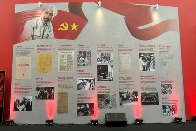 Không gian giới thiệu thông tin của Chủ tịch Hồ Chí Minh và các Tổng Bí thư của Đảng. 