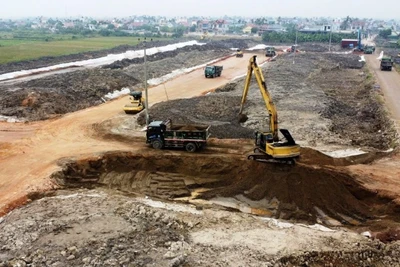 Thành phố Hải Phòng đang đẩy nhanh việc thi công các khu tái định cư của dự án đường sắt Lào Cai-Hà Nội-Hải Phòng. (Ảnh TRUNG KIÊN)