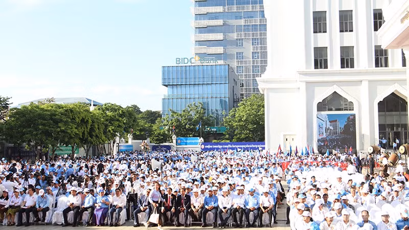 Lễ kỷ niệm 74 năm Ngày thành lập Đảng Nhân dân Campuchia diễn ra tại Cung 7/1 ở Thủ đô Phnom Penh.