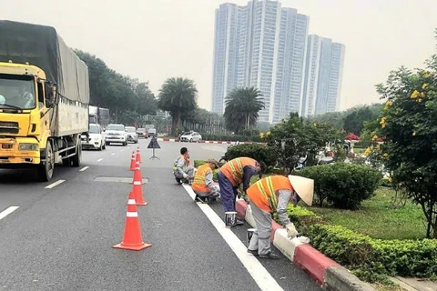 Nhiều tuyến phố được chỉnh trang mặt đường, hè phố, hệ thống báo hiệu giao thông.