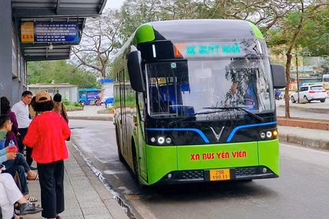 Hà Nội từng bước đẩy mạnh chuyển đổi phương tiện theo hướng hiện đại, thân thiện môi trường.