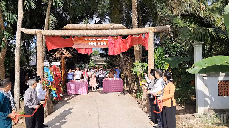 Nghi thức ra mắt mô hình du lịch cộng đồng Nhị Hòa, xã Nhị Long.