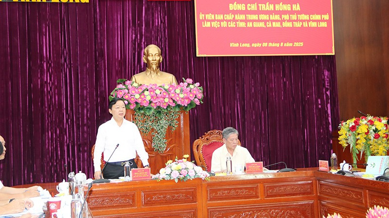 Phó Thủ tướng Chính phủ Trần Hồng Hà phát biểu chỉ đạo tại buổi làm việc.