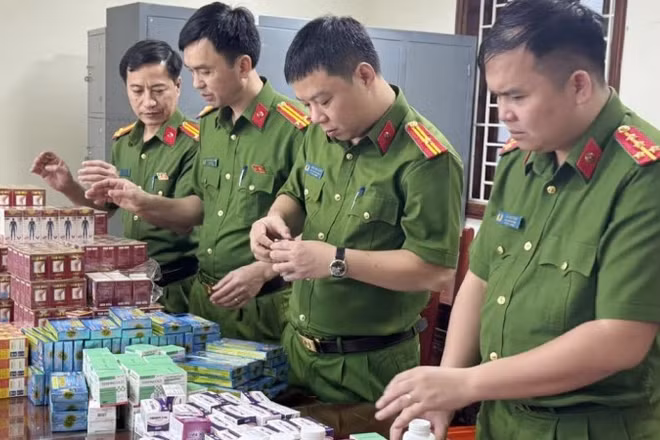 Thuốc giả bị cơ quan chức năng phát hiện. (Ảnh tư liệu)