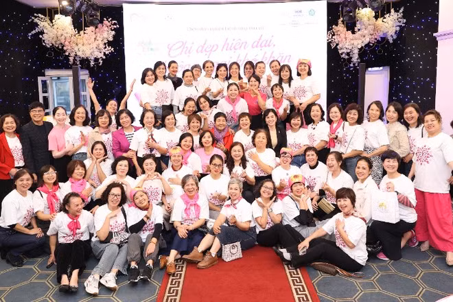 Đông đảo đại biểu tham gia Diễn đàn bệnh nhân ung thư vú với chủ đề "Chị đẹp hiện đại, không ngại khó khăn".