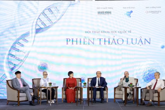 Các đại biểu tham dự hội thảo khoa học quốc tế về tế bào gốc tại phiên thảo luận.