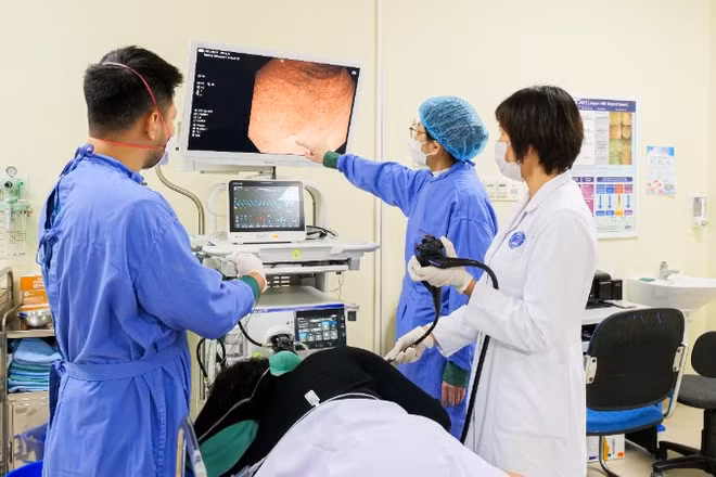  Hệ thống nội soi hiện đại được ứng dụng trong tầm soát phát hiện sớm, chẩn đoán ung thư đường tiêu hóa.