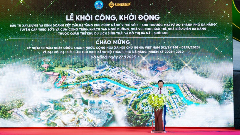 Phó bí thư Thành ủy, Chủ tịch Ủy ban nhân dân thành phố Đà Nẵng Lương Nguyễn Minh Triết phát biểu. anh07607-2-7627.jpg