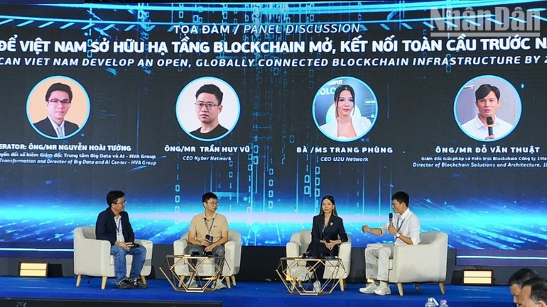 Diskussion beim Vietnam Blockchain Day 2025. ndo-tr-z6957312158522-0a645daddce33b5166c9d2f93b2379f6-116-2353.jpg