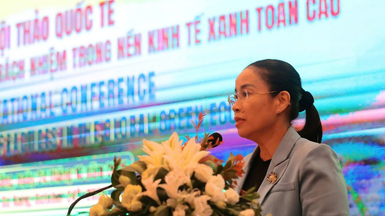 Phó Chủ tịch Ủy ban nhân dân thành phố Đà Nẵng Nguyễn Thị Anh Thi phát biểu tại hội thảo. 987201964708316619-6454.jpg