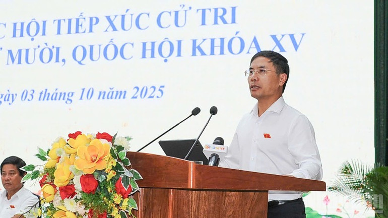 Chủ tịch Ủy ban nhân dân thành phố Đà Nẵng Phạm Đức Ấn phát biểu tại hội nghị tiếp xúc cử tri các phường trên địa bàn thành phố. ndo_br_z7077667190893-1fe7985374efd819547077a451b0ea44-340.jpg