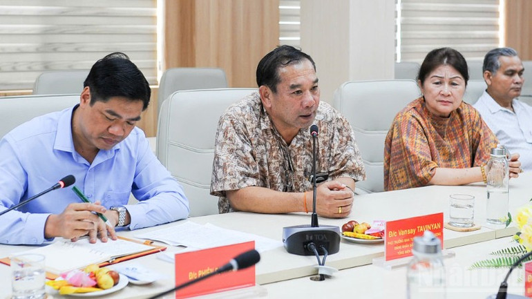Comrade Vansay Tavinyan, Deputy Head of the Central Propaganda Department of the Lao People's Revolutionary Party, Editor-in-Chief of Pasaxon Newspaper spoke at the meeting. ndo_br_9c29db50276dad33f47c-5585.jpg