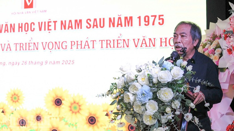 Nhà thơ Nguyễn Quang Thiều - Chủ tịch Hội Nhà văn Việt Nam phát biểu tại Hội thảo. ndo_bl_z7052106578757-aa1f3a8671a5f0ed3edf9ce1d524da81-555.jpg