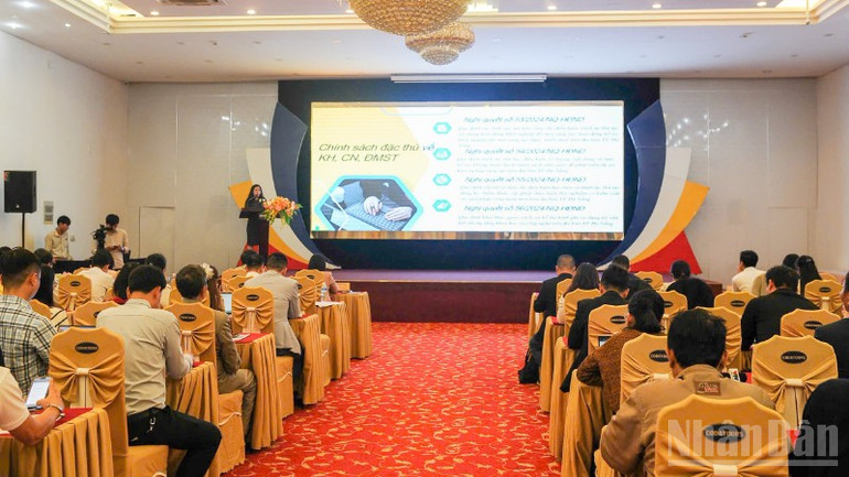 ສາກກອງປະຊຸມ. ndo_br_img-2663-74.jpg