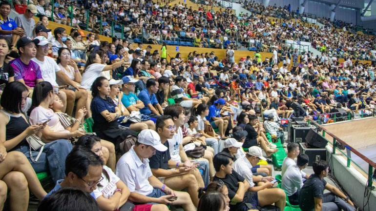 ผู้ชมกำลังชมการแข่งขันรอบชิงชนะเลิศ img-2238-4429.jpg