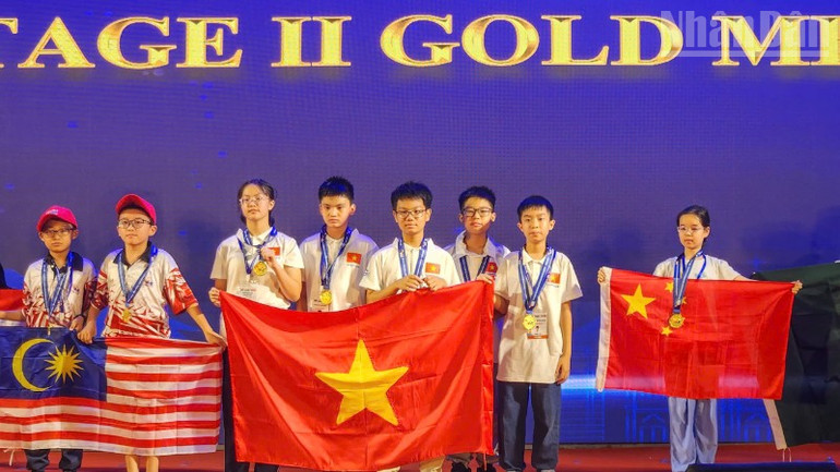 L'équipe vietnamienne a remporté des médailles d'or individuelles. ndo_tr_z6920032469231-35212b44f7c1f161f77109d60cd1f834-595.jpg