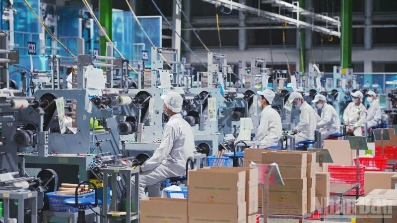 Nâng cao hiệu quả hoạt động, sản xuất kinh doanh của doanh nghiệp, góp phần thúc đẩy tăng trưởng kinh tế vĩ mô đạt mục tiêu trên 8% năm 2025. (Ảnh: HNV)