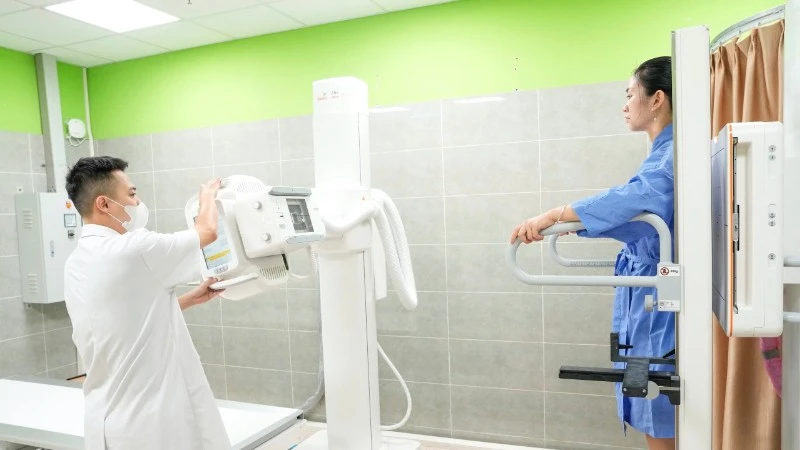 Chụp X-quang tại Bệnh viện Bạch Mai. (Ảnh nhandan.vn)