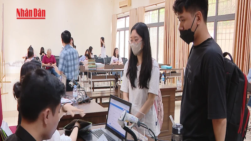 Từ 15/5, tra cứu học bạ, bằng cấp trực tuyến trên ứng dụng VNeID