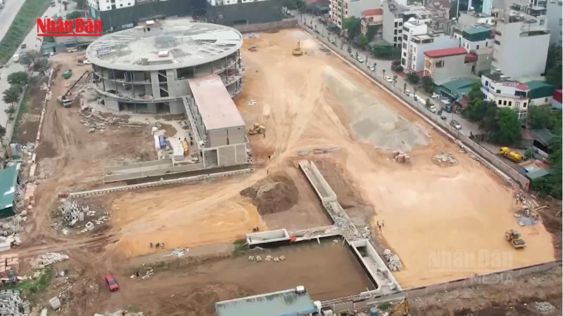 Bến xe hiện đại nhất Thủ đô tăng tốc về đích